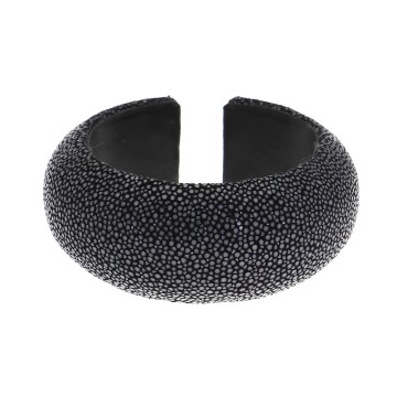 Jonc Ava, Black
